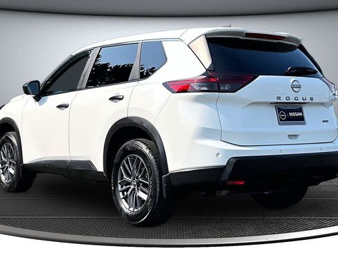 Used 2025 Nissan Rogue S AWD/4WD image 5