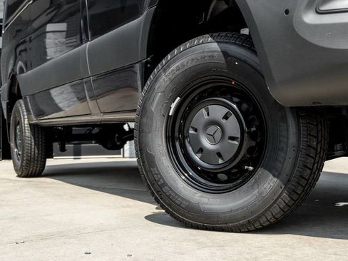 Used 2025 Mercedes-Benz Sprinter 2500 image 7