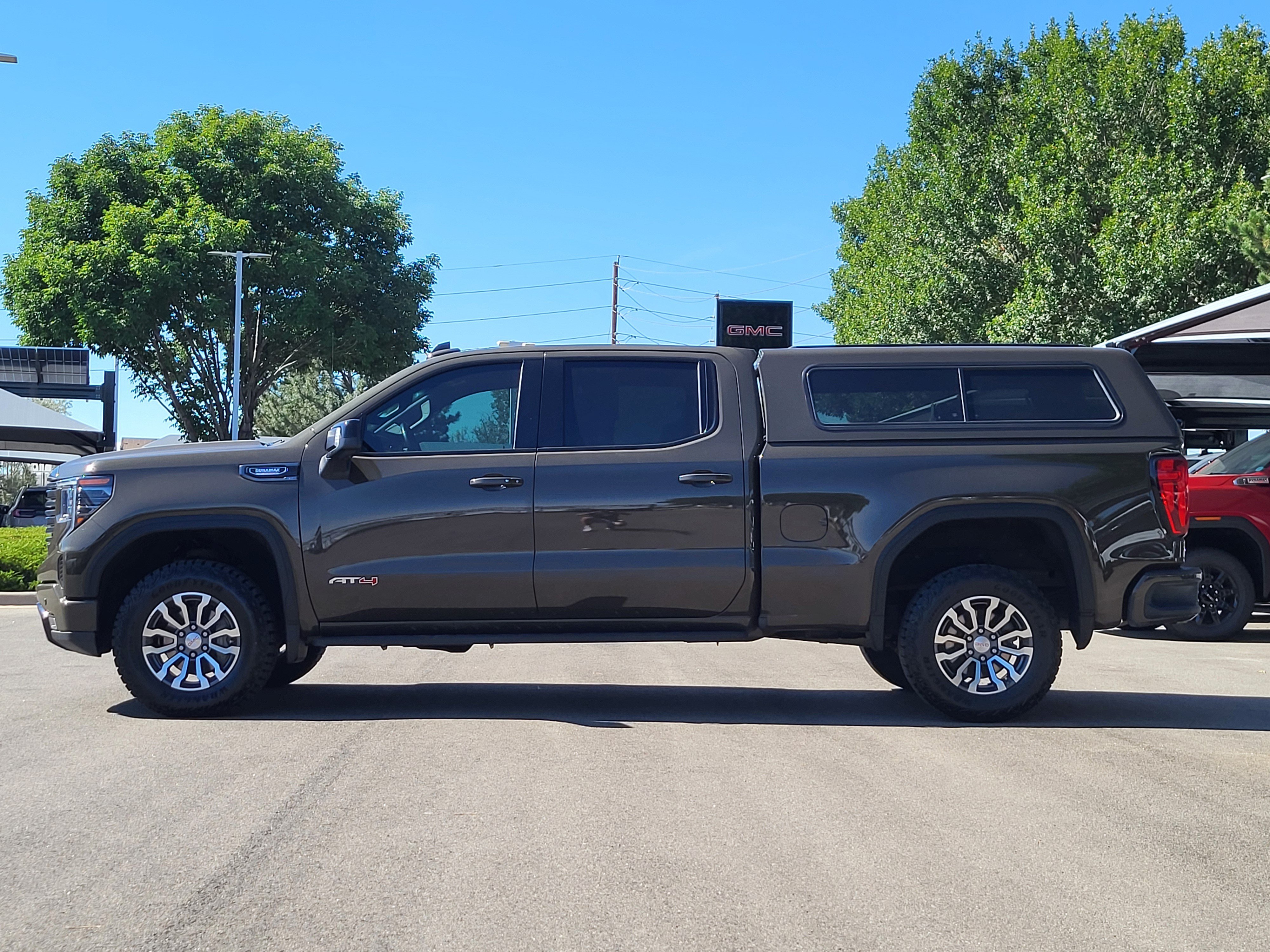Certified 2023 GMC Sierra 1500 AT4 w/ AT4 Premium Package AWD/4WD image 4