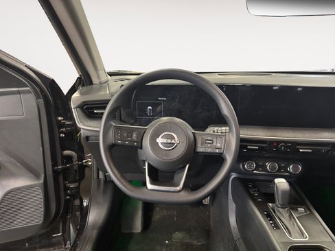 Used 2025 Nissan Kicks SV w/ Interior Electronics Package image 12