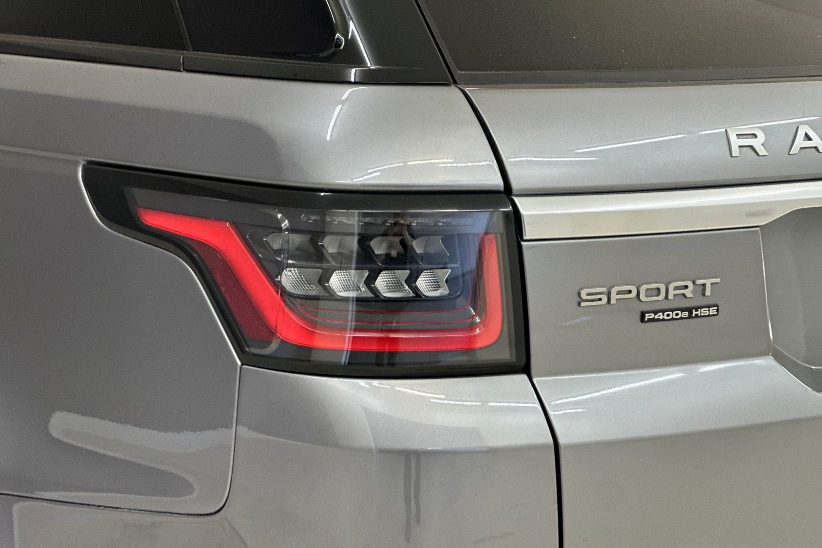 Used 2020 Land Rover Range Rover Sport HSE AWD/4WD image 29