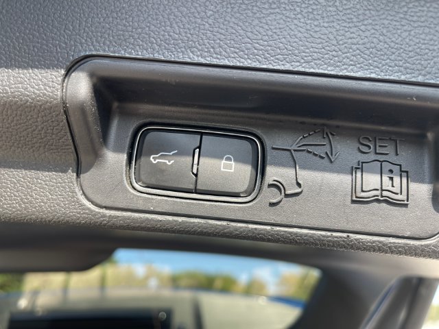 Used 2020 Ford Explorer Limited AWD/4WD image 17