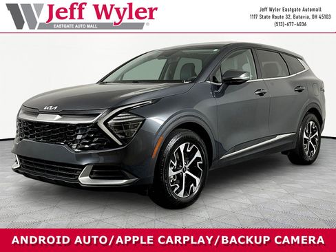Used 2025 Kia Sportage EX FWD image 1