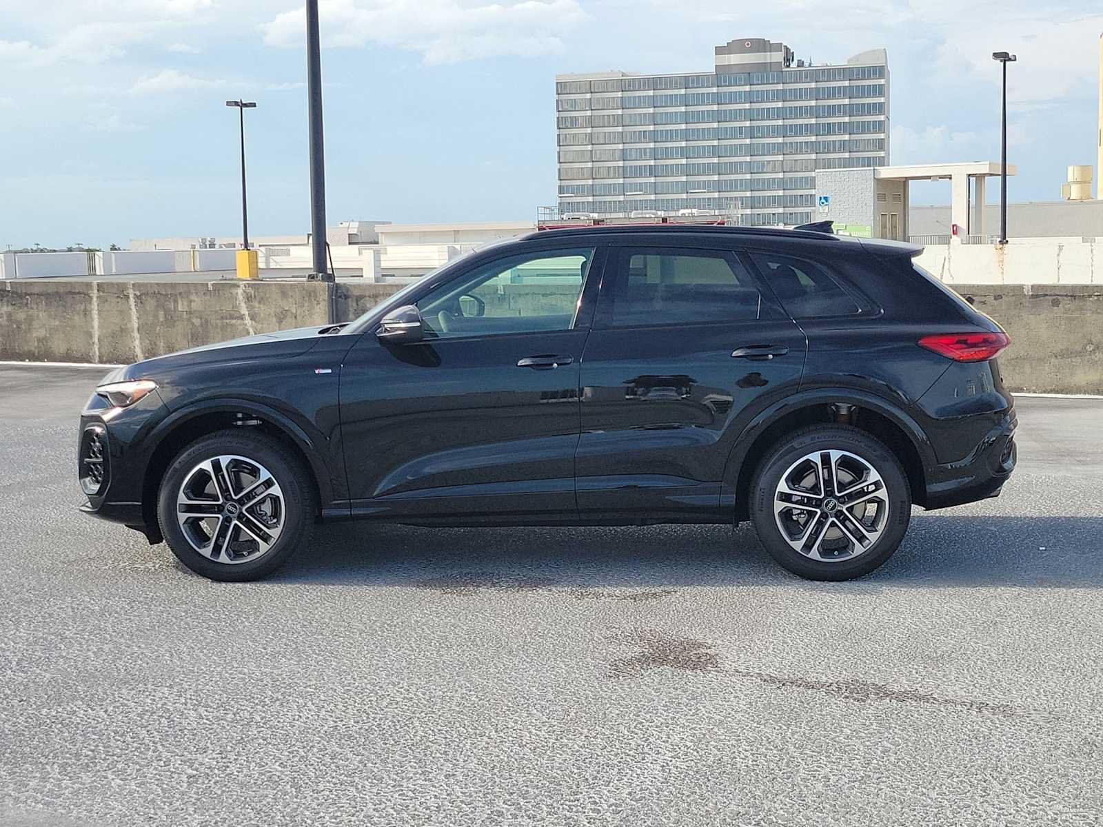 New 2026 Audi Q5 2.0T AWD/4WD image 3