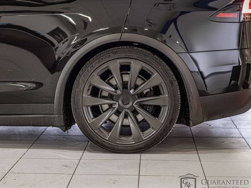 Used 2022 Tesla Model X image 9