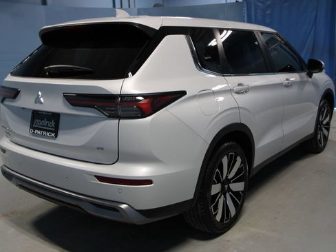 Used 2025 Mitsubishi Outlander SE AWD/4WD image 34