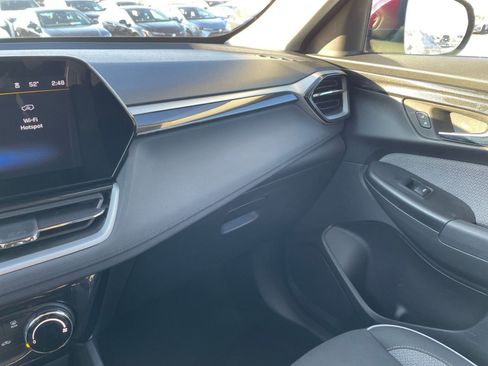 Used 2025 Chevrolet TrailBlazer LT image 34