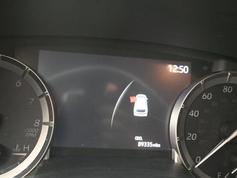 Used 2021 Toyota Highlander XLE FWD image 10