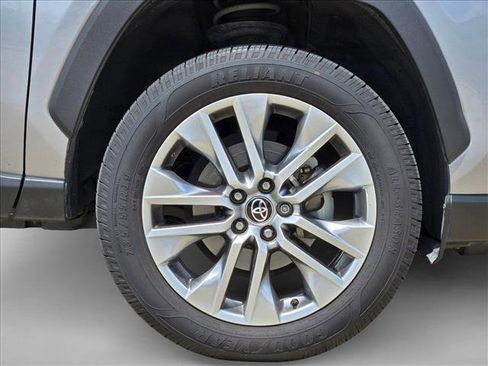 Used 2022 Toyota RAV4 XLE Premium FWD image 14