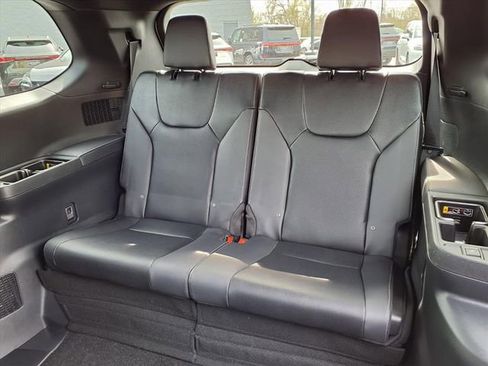 New 2026 Lexus TX 500h AWD image 32