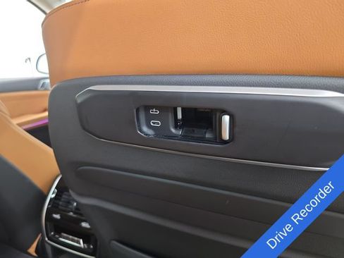 Used 2025 BMW X7 xDrive40i w/ Premium Package AWD/4WD image 16
