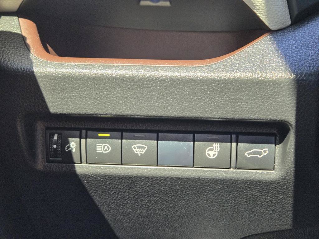 Used 2019 Toyota RAV4 Limited FWD image 22