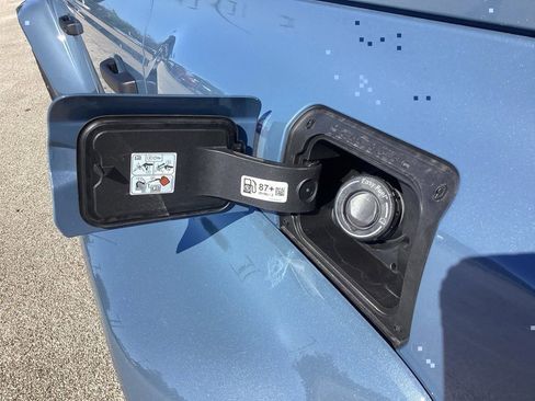 New 2025 Ford Bronco Raptor image 18