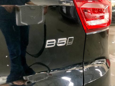 Used 2023 Volvo XC40 B5 Plus w/ Climate Package AWD/4WD image 10