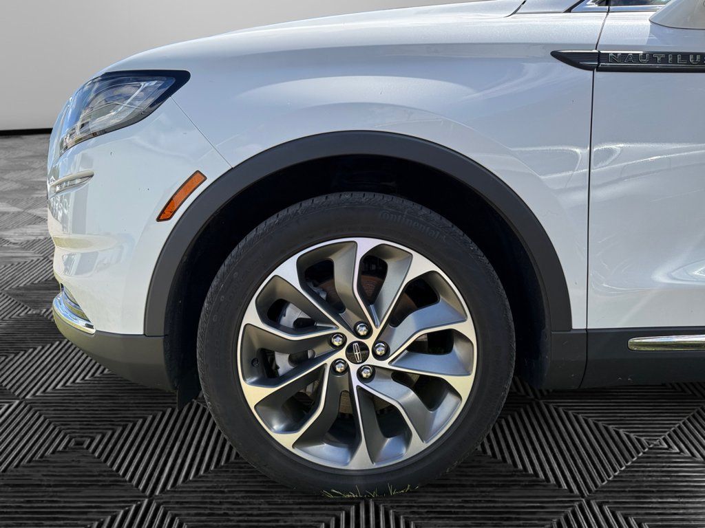 Used 2022 Lincoln Nautilus Reserve w/ Luxury Package FWD image 14