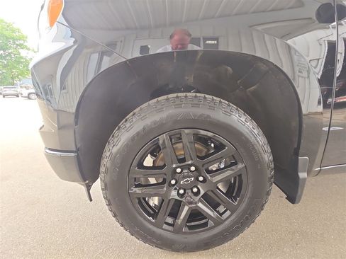 Used 2023 Chevrolet Silverado 1500 RST w/ Z71 Off-Road Package AWD/4WD image 32