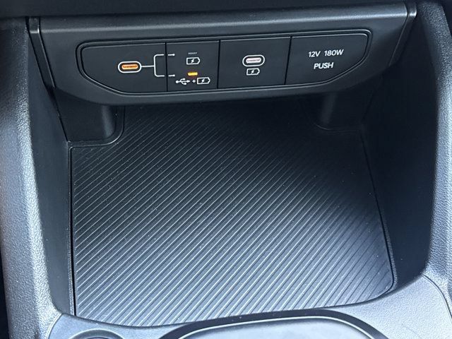 Used 2025 Kia K4 FWD image 27