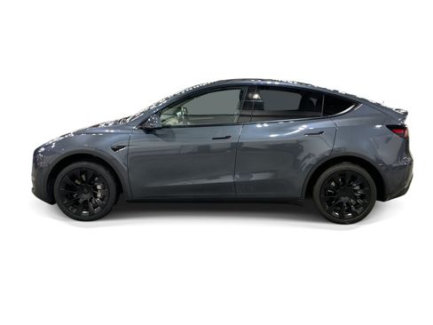 Certified 2023 Tesla Model Y AWD image 3