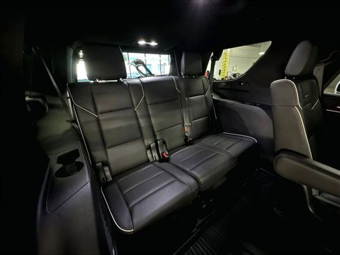 Used 2023 Cadillac Escalade Premium Luxury AWD/4WD image 29