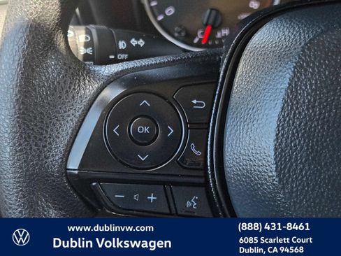 Used 2021 Toyota RAV4 XLE w/ Convenience Package FWD image 21