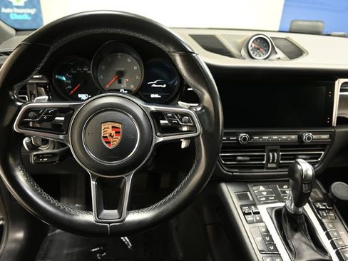 Used 2019 Porsche Macan S image 9
