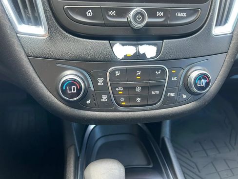 Used 2021 Chevrolet Malibu LT FWD image 20