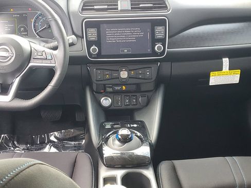 Used 2025 Nissan Leaf SV Plus FWD image 9