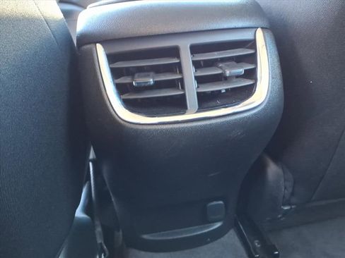 Used 2024 Chevrolet Malibu LT image 33