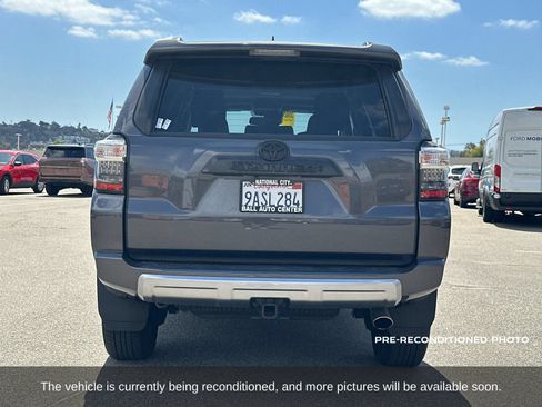 Used 2022 Toyota 4Runner TRD Off-Road Premium w/ Moonroof Package AWD/4WD image 6