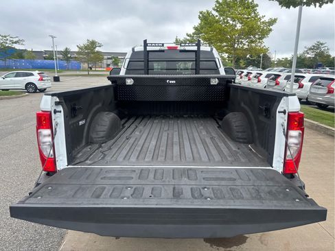 Used 2022 Ford F250 XL w/ Power Equipment Group AWD/4WD image 12