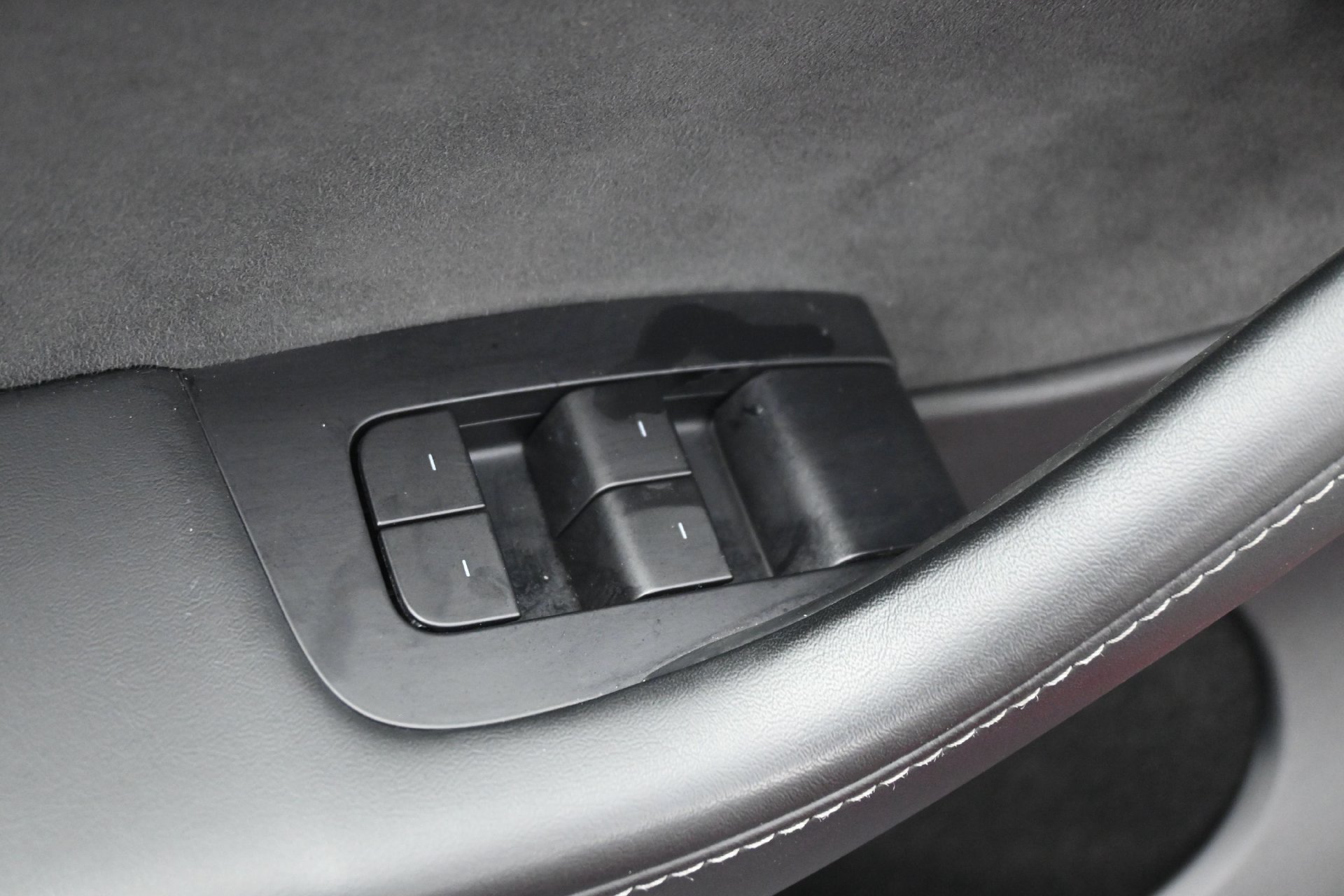 Used 2022 Tesla Model Y Performance AWD/4WD image 19