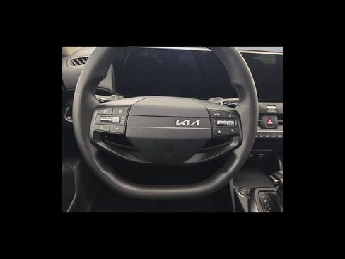 Used 2025 Kia K4 FWD image 14