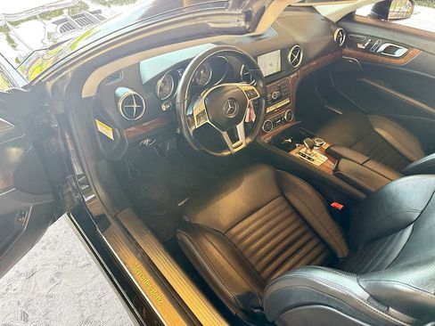 Used 2013 Mercedes-Benz SL 550 SL 550 w/ Premium Pkg image 24