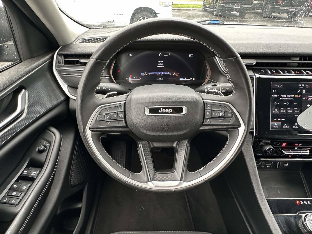Used 2023 Jeep Grand Cherokee L Laredo w/ Luxury Tech Group I AWD/4WD image 15