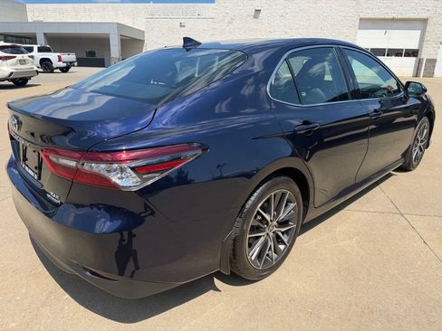 Certified 2022 Toyota Camry XLE w/ Cold Weather Package FWD image 5