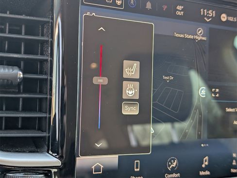 Used 2024 Chrysler Pacifica Limited image 16