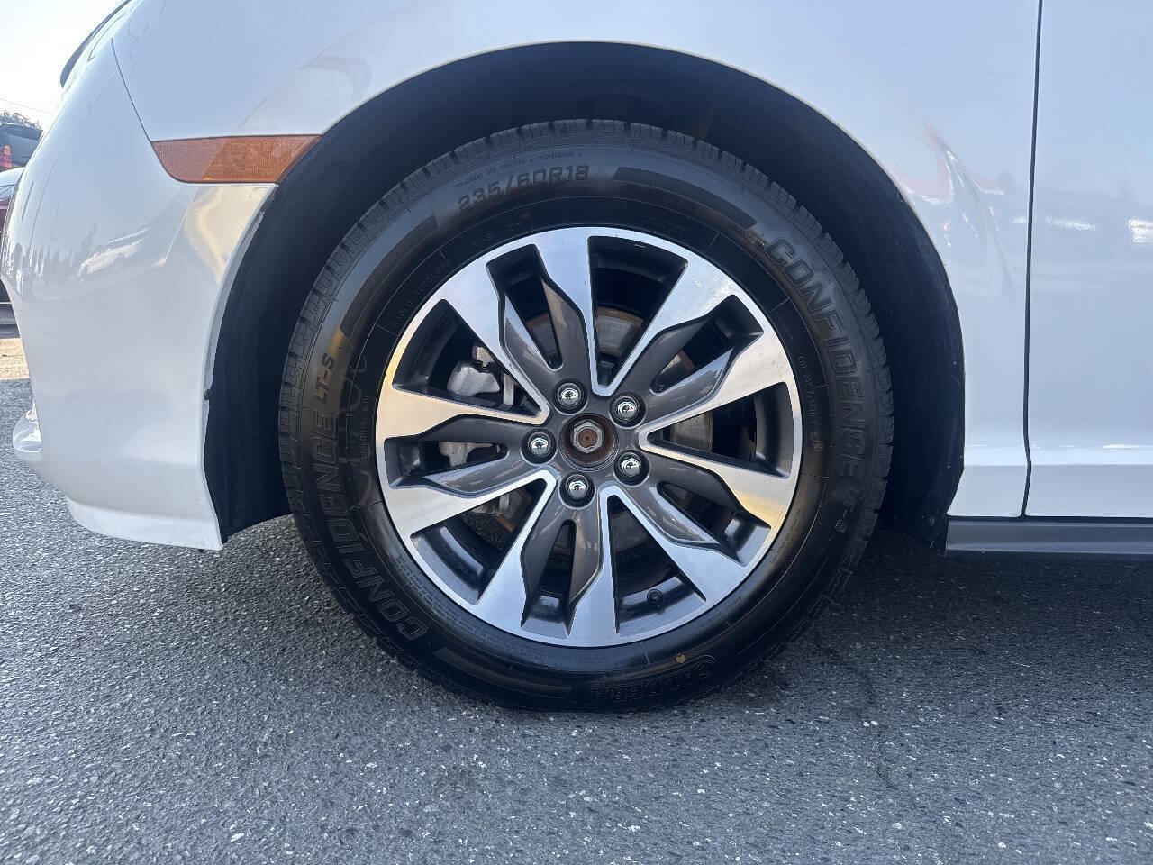 Used 2023 Honda Odyssey EX-L image 2