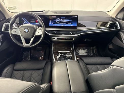 Used 2025 BMW X7 xDrive40i w/ Premium Package AWD/4WD image 23