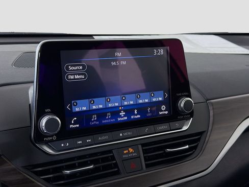 Used 2024 Nissan Altima 2.5 SV image 16