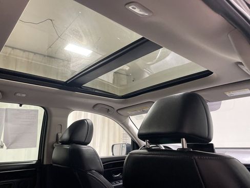 Used 2023 Honda Pilot Touring image 13