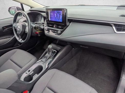 Used 2025 Toyota Corolla LE image 20