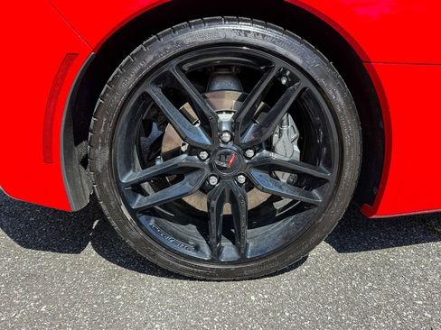Used 2019 Chevrolet Corvette Stingray Coupe w/ Carbon Flash Badge Package RWD image 34