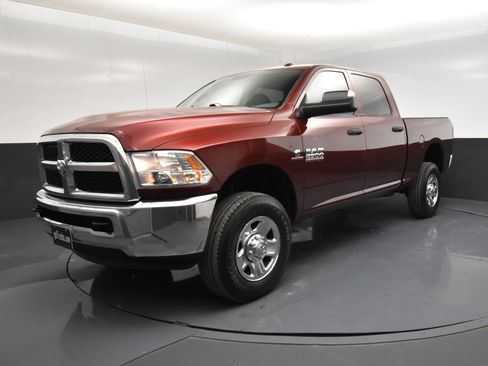 Used 2018 RAM 2500 Tradesman w/ Chrome Appearance Group image 2