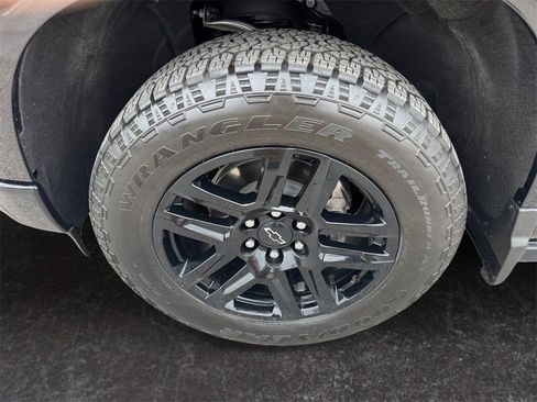 Certified 2025 Chevrolet Silverado 1500 High Country w/ Midnight Edition image 9