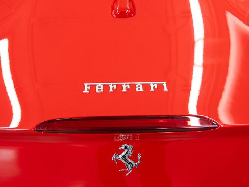 Used 2020 Ferrari Portofino RWD image 28
