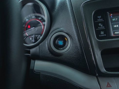 Used 2020 Dodge Journey SE w/ Blacktop Package image 13