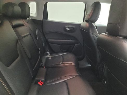 Used 2018 Jeep Compass Limited w/ Navigation Group image 19