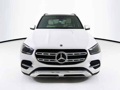 Certified 2025 Mercedes-Benz GLE 450 4MATIC image 2