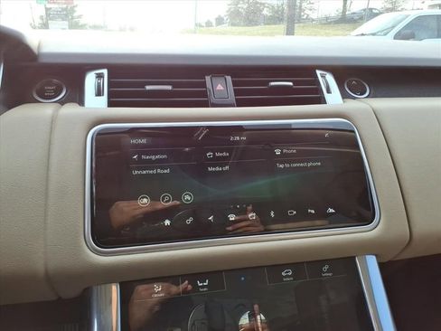 Used 2020 Land Rover Range Rover Sport HSE image 24
