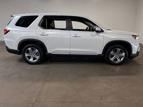 Used 2023 Honda Pilot EX-L image 2